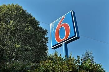 Motel 6 Nashua South