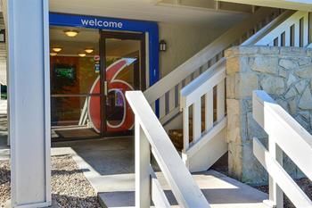 Motel 6 Nashua South