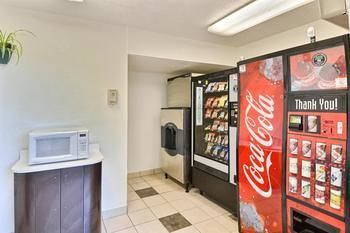 Motel 6 Nashua South