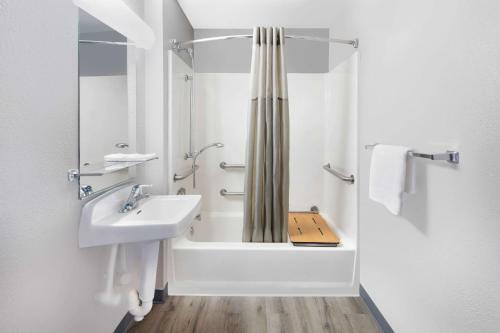 Motel 6 Woodland - Sacramento Area