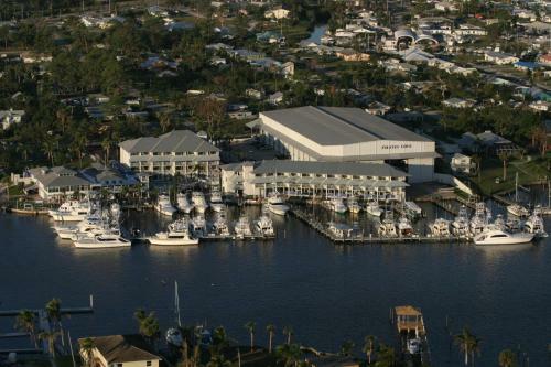 Hotel Pirate's Cove Resort And Marina - Stuart