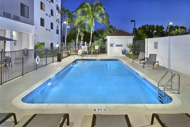Hotel Courtyard By Marriott Stuart