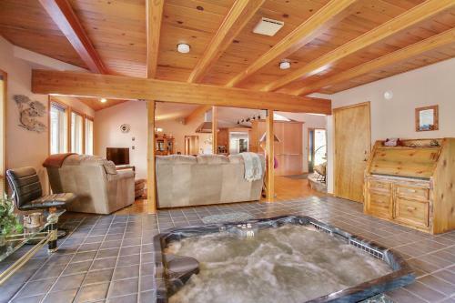 Big River Hideaway Three-bedroom Home