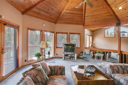 Big River Hideaway Three-bedroom Home