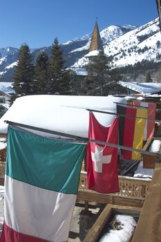 Hotel The Alpenhof