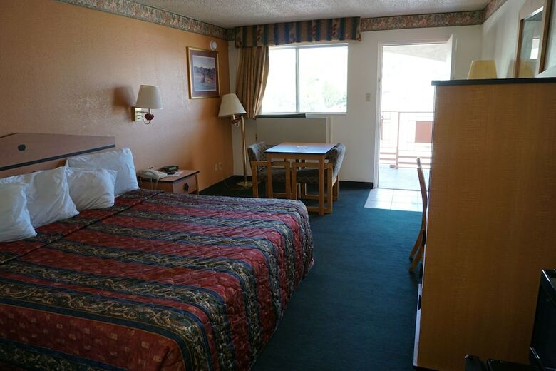 Motel Knight's Inn Globe