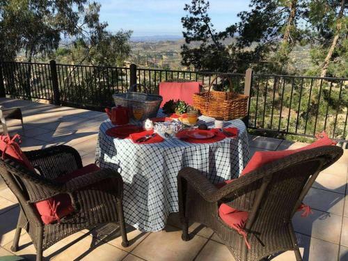 Hostal Rainbow Inn Bed And Breakfast