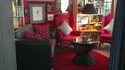 Hostal Rainbow Inn Bed And Breakfast