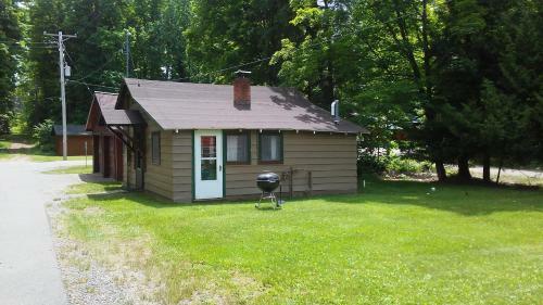 Minnow Bucket Cabin