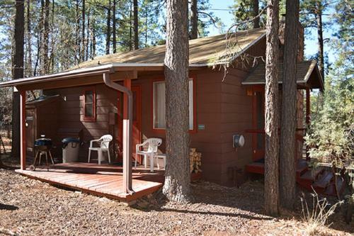 Lodge Whispering Pines Resort