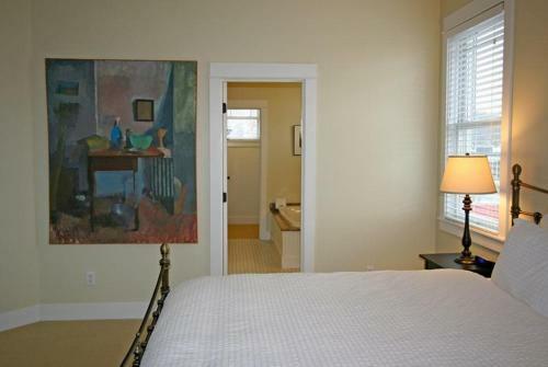 Rainbows End Four-bedroom Home