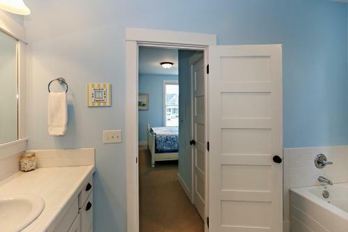 Anchors Away Four-bedroom Home
