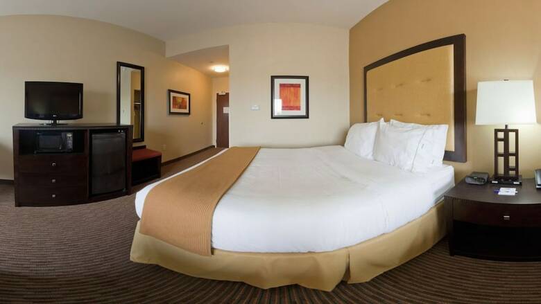 Holiday Inn Express Hotel & Suites Cordele North