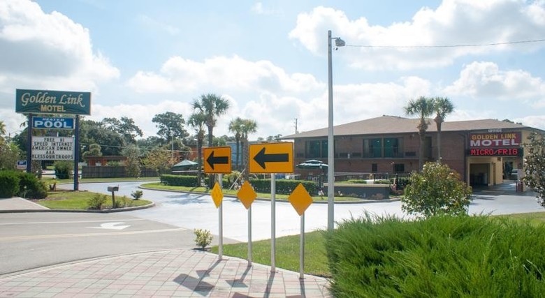 Golden Link Motel