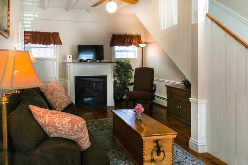 Bed & Breakfast Essex Street Inn