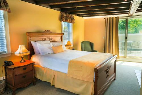 Bed & Breakfast Essex Street Inn