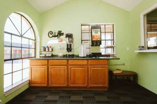 Motel Palace Inn - Channelview
