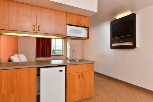 Motel 6 Meridian
