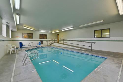Motel 6 Meridian