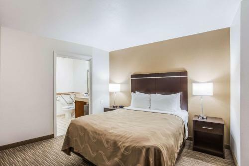 Hotel Mr. Sandman Inn & Suites