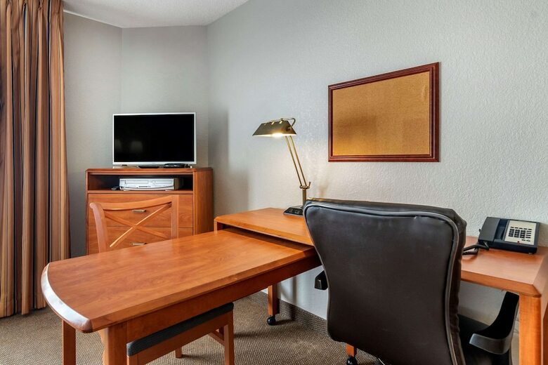 Hotel Candlewood Suites Emporia
