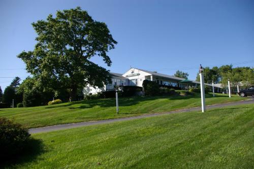 Chatham Highlander Motel