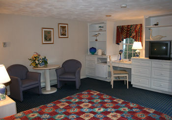 Hotel Pleasant Bay Village Resort