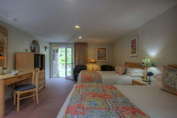 Hotel Pleasant Bay Village Resort