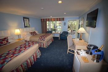 Hotel Pleasant Bay Village Resort