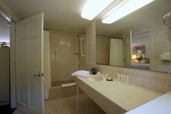 Hotel Pleasant Bay Village Resort