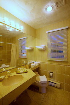 Hotel Pleasant Bay Village Resort