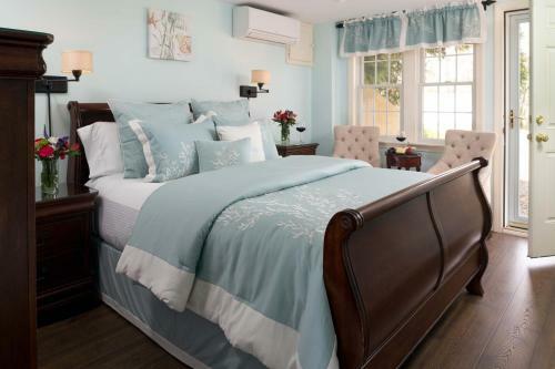 Bed & Breakfast Old Harbor Inn