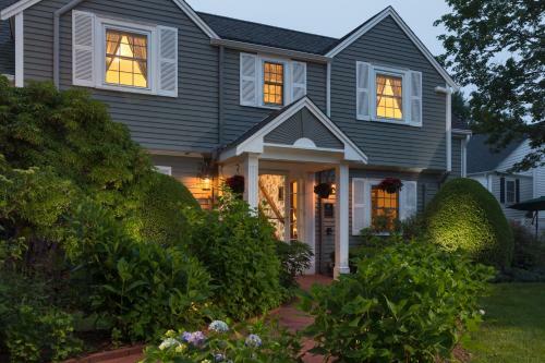 Bed & Breakfast Old Harbor Inn