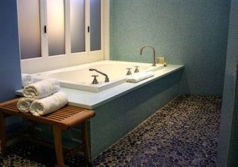 Wine & Roses Hotel Restaurant Spa Lodi