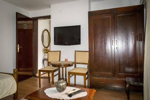 Hostal Guest House Vila Mila