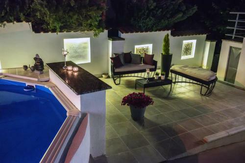 Hostal Guest House Vila Mila