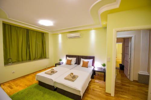 Apartment Sweet House Politika