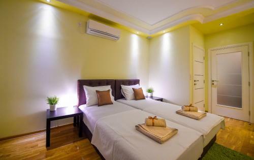 Apartment Sweet House Politika