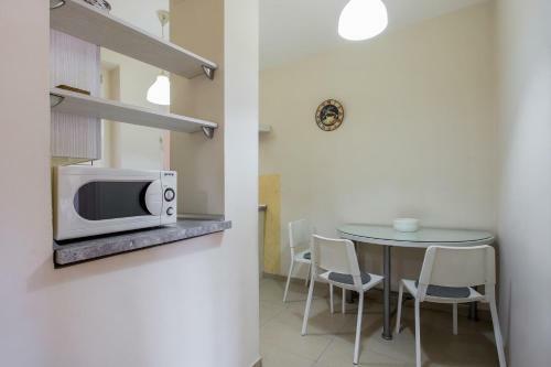 Apartment Politika