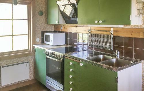 Two-bedroom Holiday Home In Vastra Nashulta