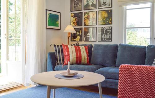 Three-bedroom Holiday Home In Saltsjo-boo