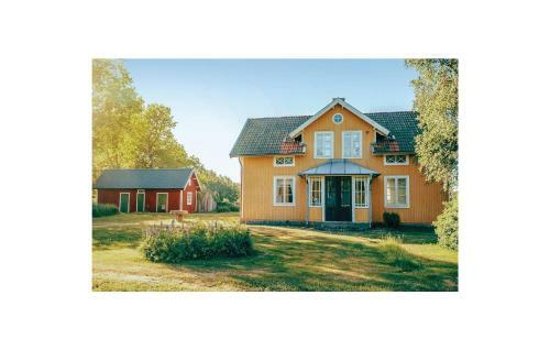 Three-bedroom Holiday Home In Sodra VI