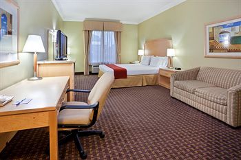 Holiday Inn Express Hotel & Suites Vacaville