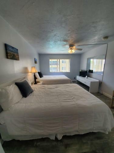 Hotel Coastal Waters Inn