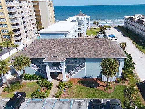 Hotel Coastal Waters Inn