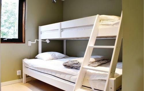 Two-bedroom Holiday Home In Lottorp