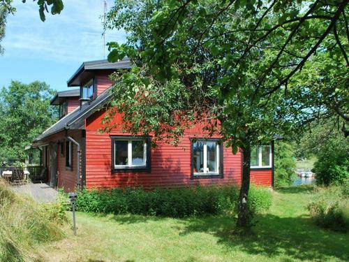 Two-bedroom Holiday Home In Nyn�shamn