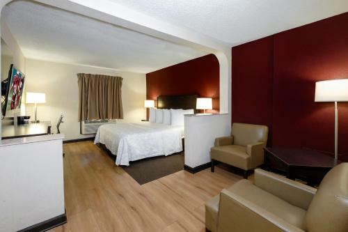 Hotel Red Roof Inn Plus+ & Suites Opelika