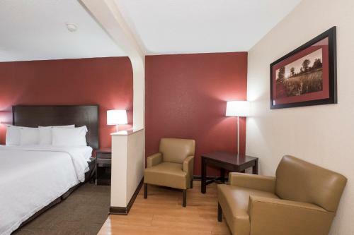 Hotel Red Roof Inn Plus+ & Suites Opelika