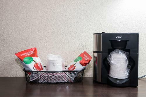 Hotel Red Roof Inn Plus+ & Suites Opelika
